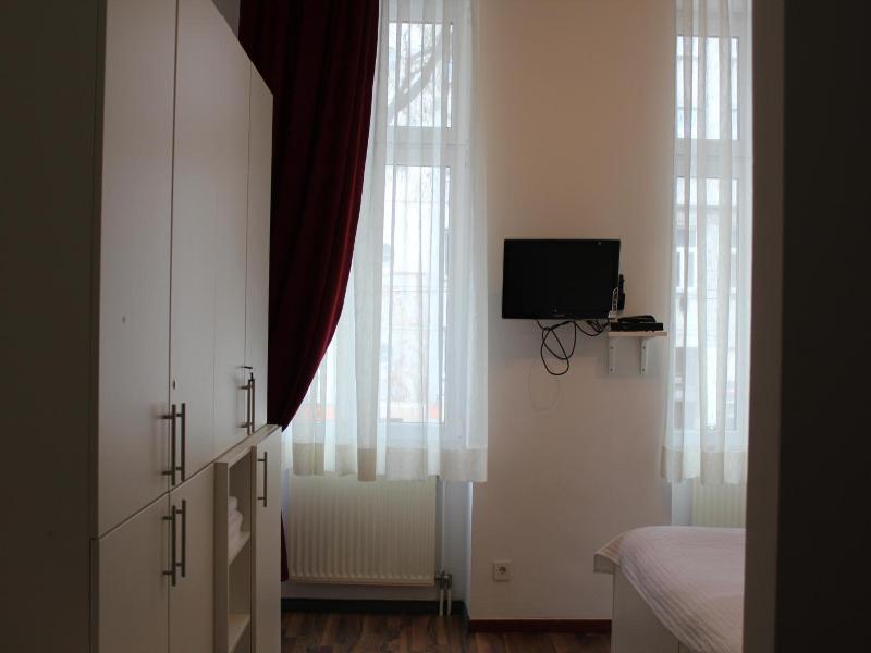 Arnes Hotel Vienna image