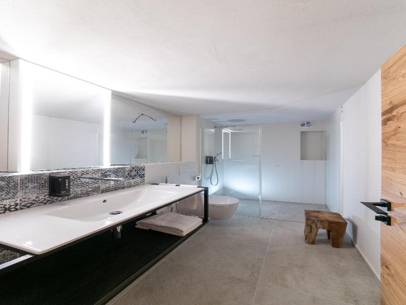 Hotel Clemar image