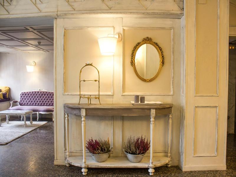 Ares Hotel image