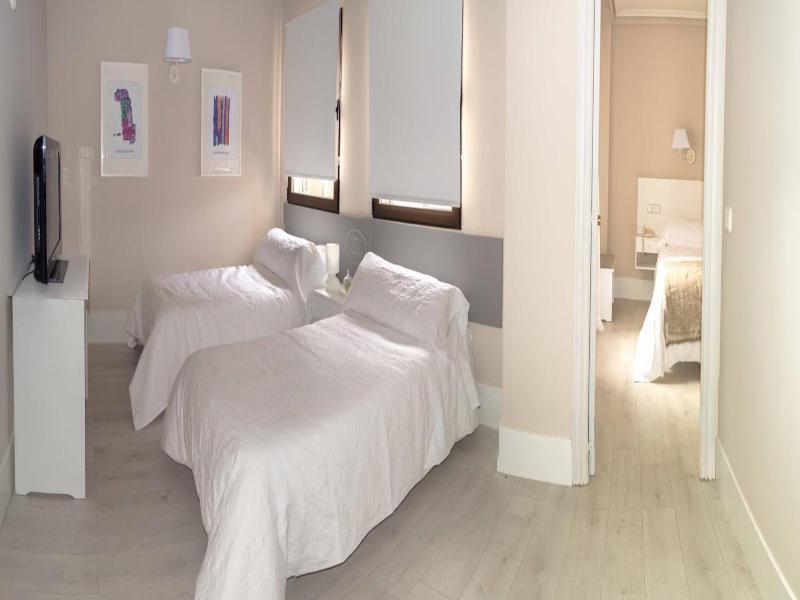 Ares Hotel image