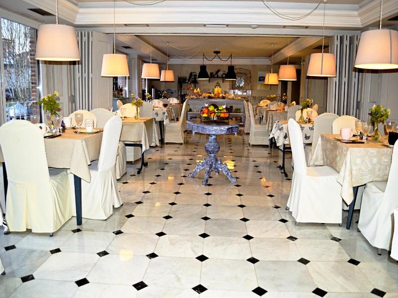 Ares Hotel image