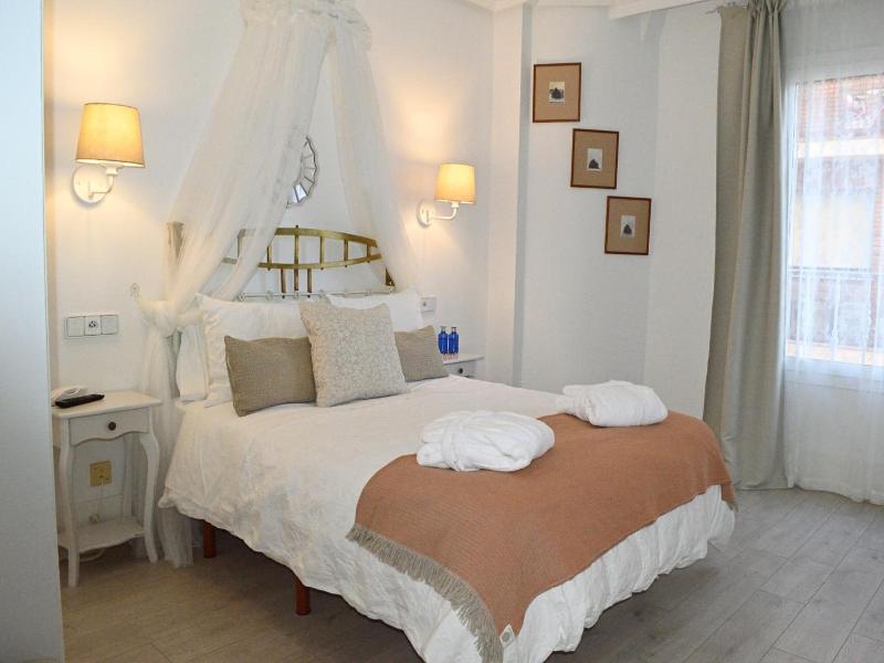 Ares Hotel image