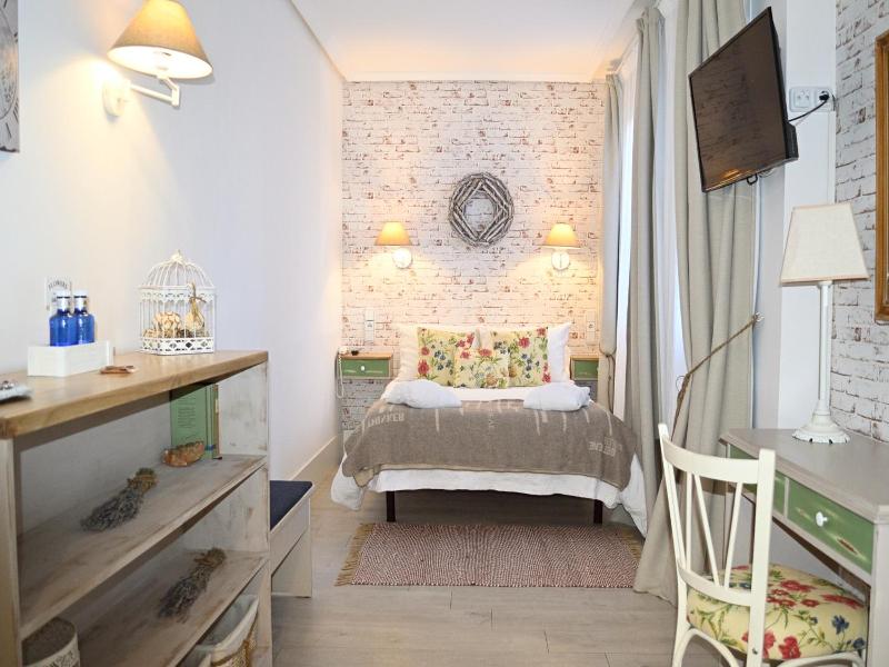 Ares Hotel image