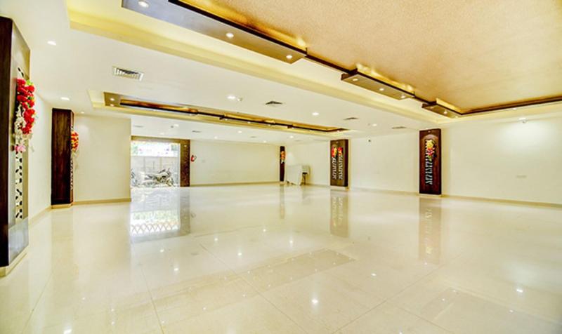 Fabhotel Solitaire Inn — view