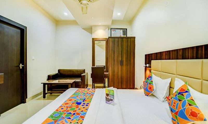 Fabhotel Solitaire Inn 4