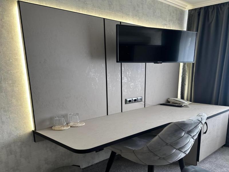 Hotel Cosmos image
