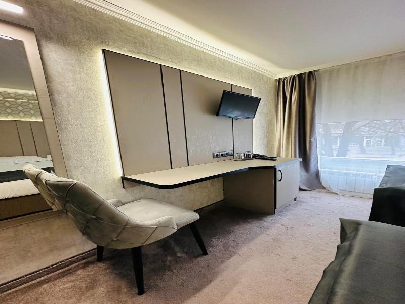 Hotel Cosmos image