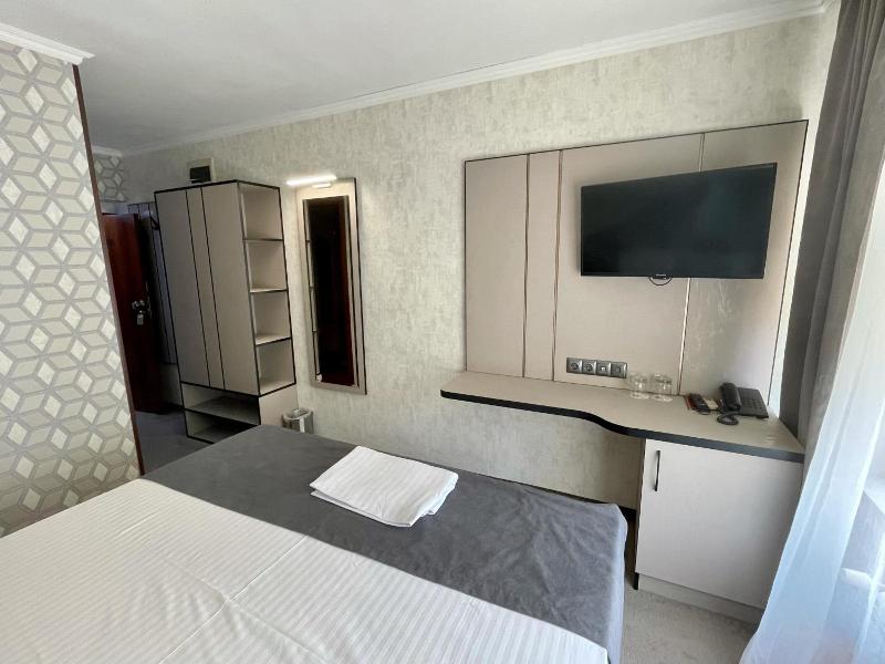 Hotel Cosmos image