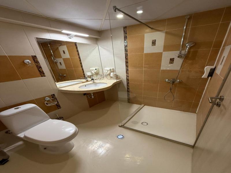 Hotel Cosmos image