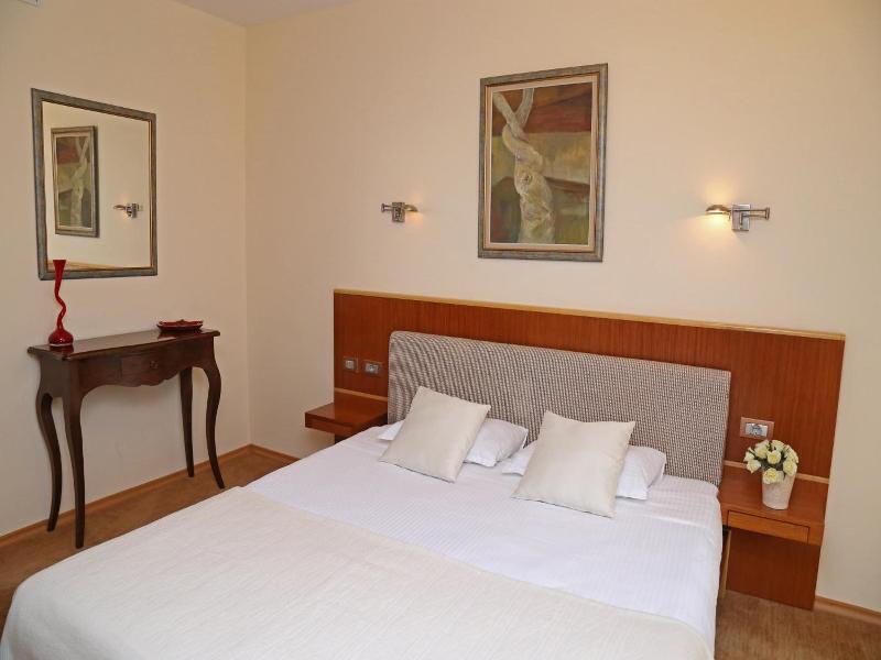 Hotel Park Central image