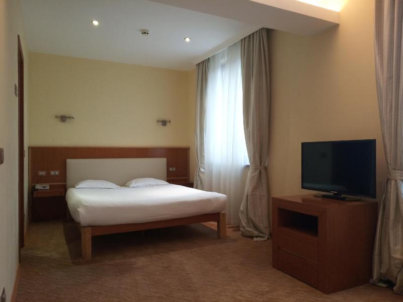Hotel Park Central image