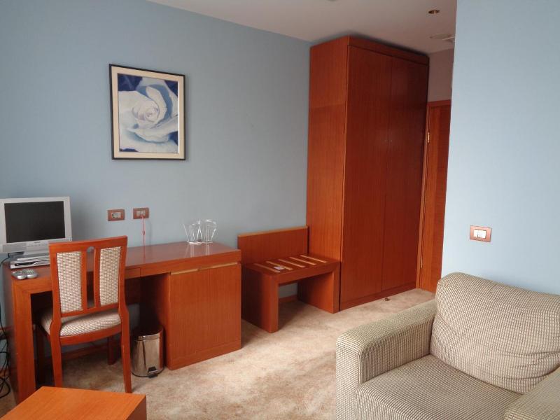 Hotel Park Central image
