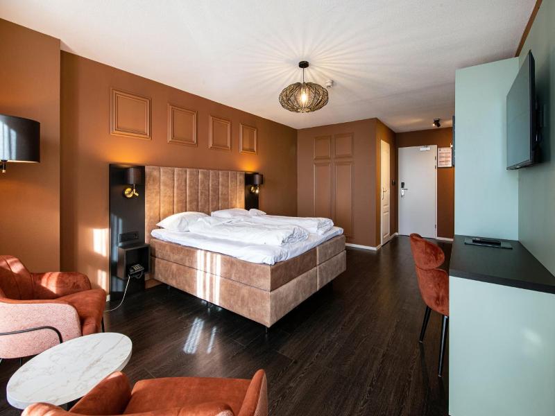 Hotel Old Dutch image