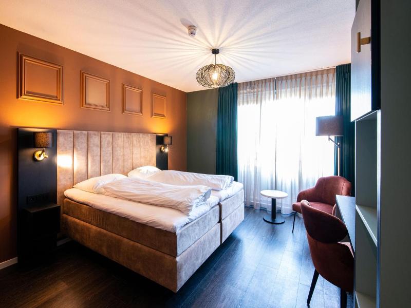 Hotel Old Dutch image