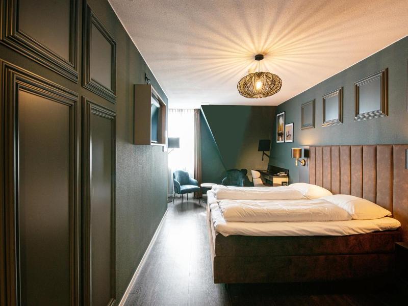 Hotel Old Dutch image