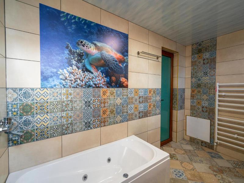 Family Hotel Preslav image