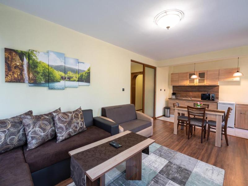 Family Hotel Preslav image