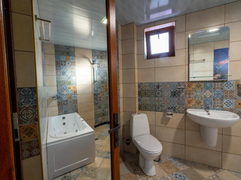 Family Hotel Preslav image
