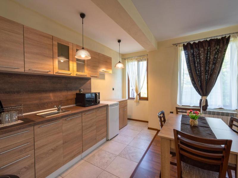 Family Hotel Preslav image