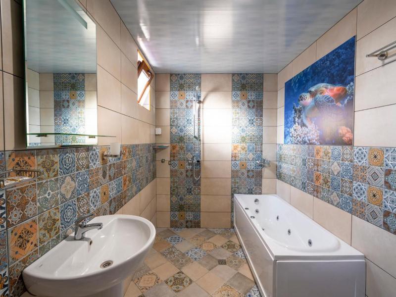 Family Hotel Preslav image