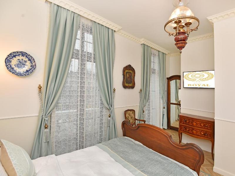 Royal Hotel image