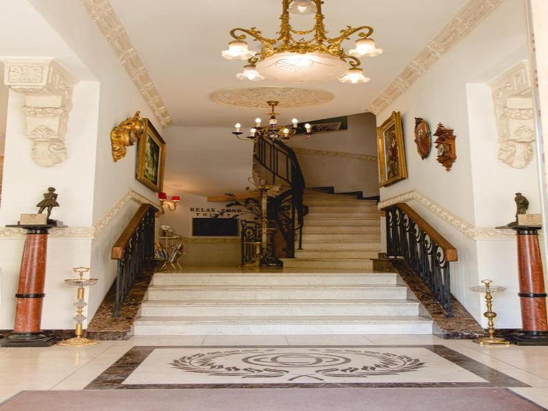 Royal Hotel image