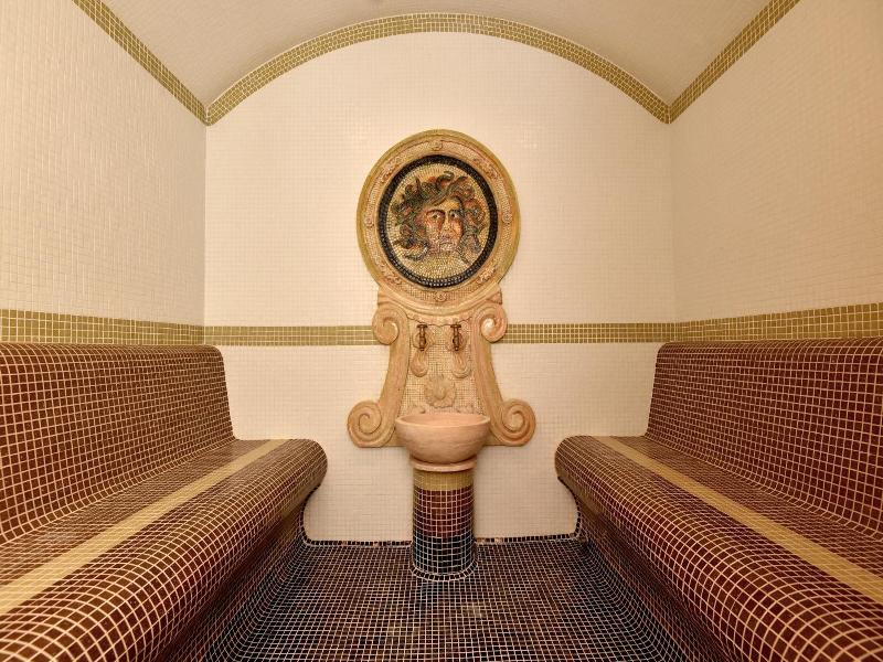 Royal Hotel image
