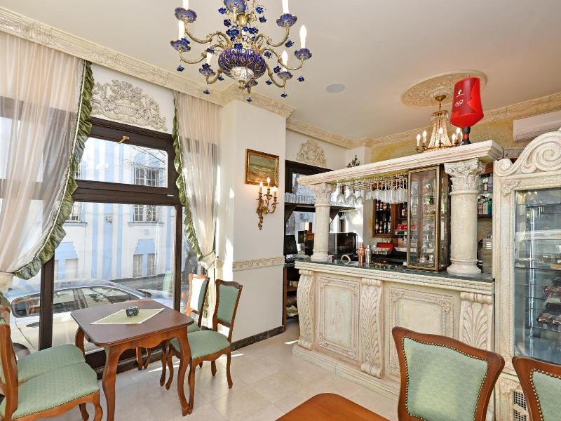 Royal Hotel image