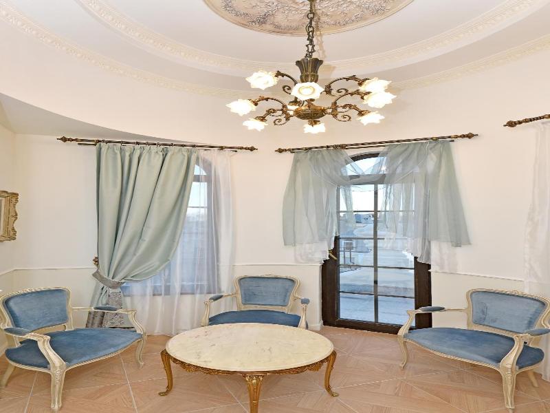Royal Hotel image