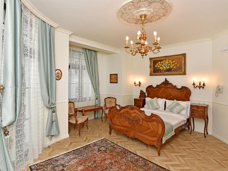 Royal Hotel image