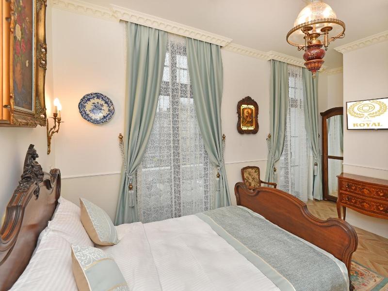 Royal Hotel image