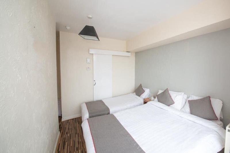 Myroomz Hollingdales Hotel image