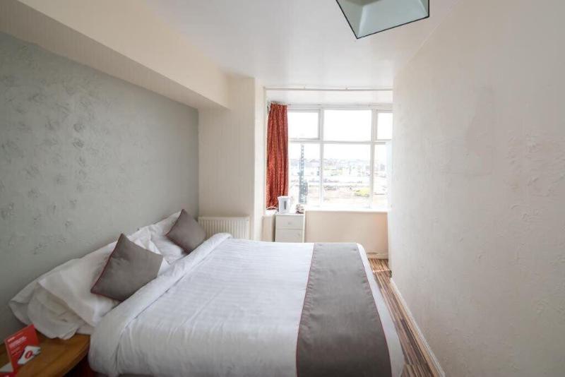 Myroomz Hollingdales Hotel image