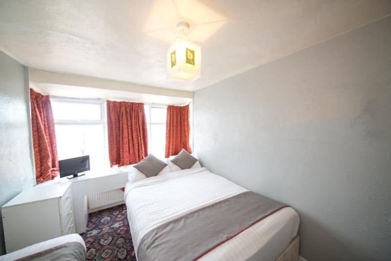 Myroomz Hollingdales Hotel image