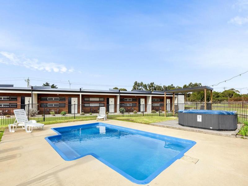 Lakeview Hideaway image