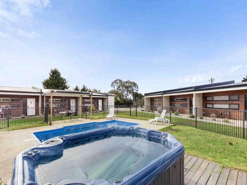 Lakeview Hideaway image