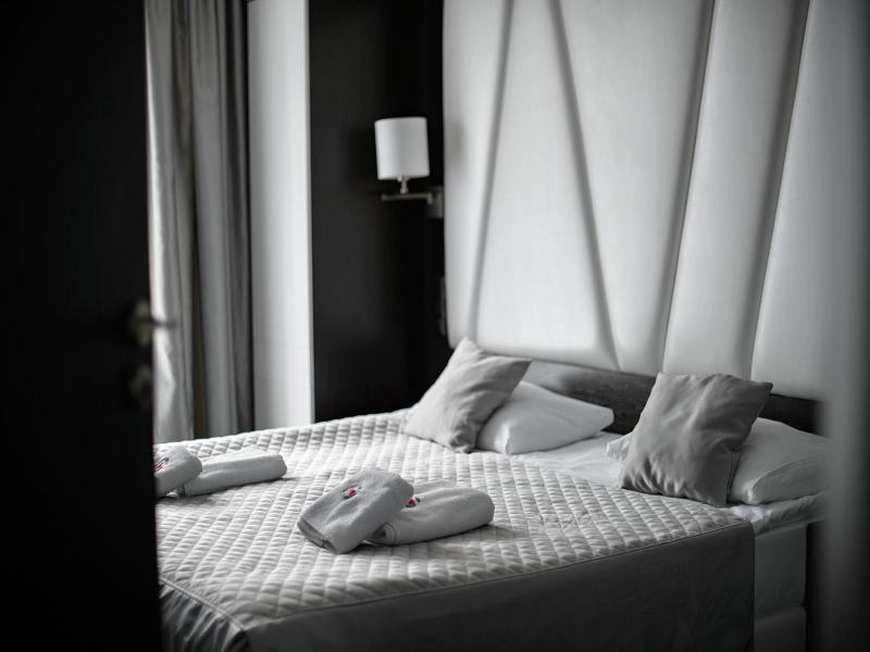 Hotel Grafit image