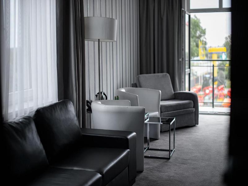 Hotel Grafit image