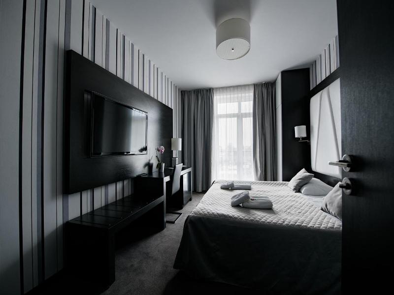 Hotel Grafit image