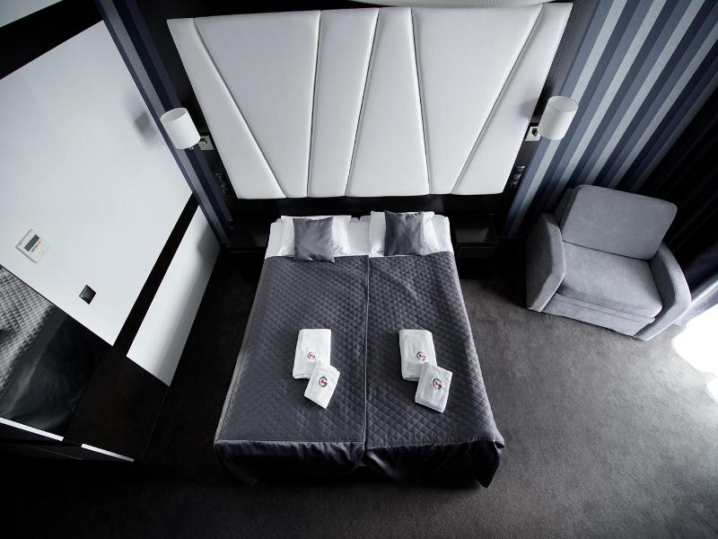 Hotel Grafit image