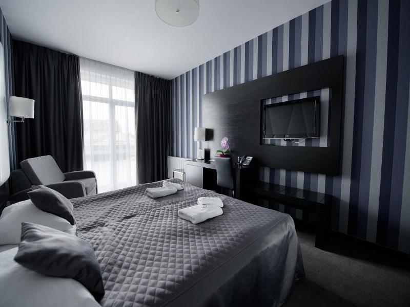 Hotel Grafit image
