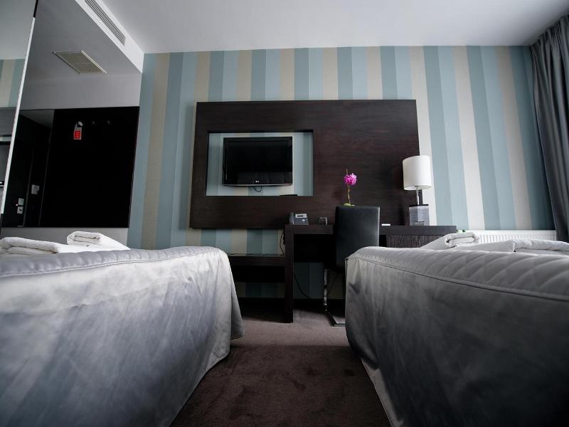 Hotel Grafit image