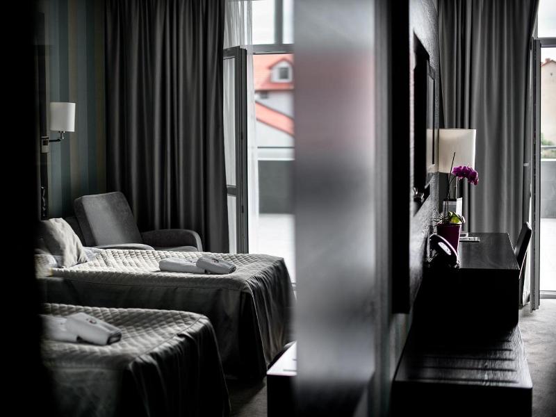 Hotel Grafit image