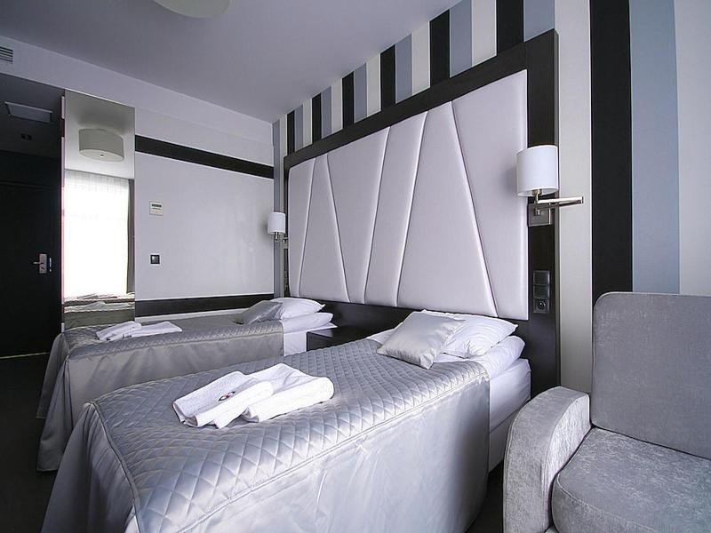 Hotel Grafit image