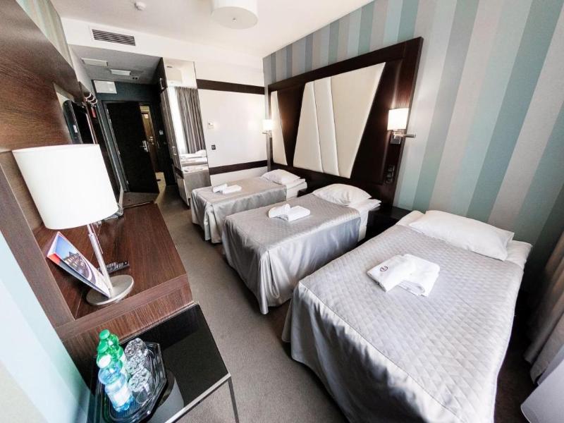 Hotel Grafit image