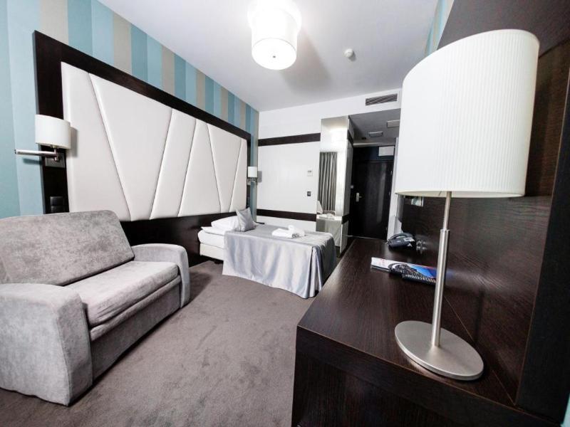 Hotel Grafit image