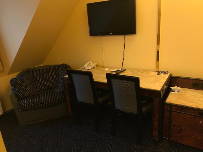 Hotel Podzamcze image
