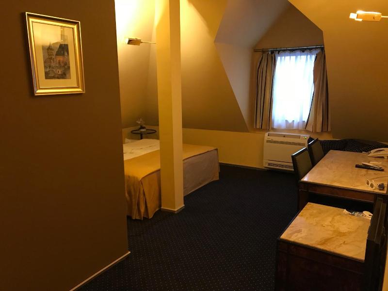 Hotel Podzamcze image