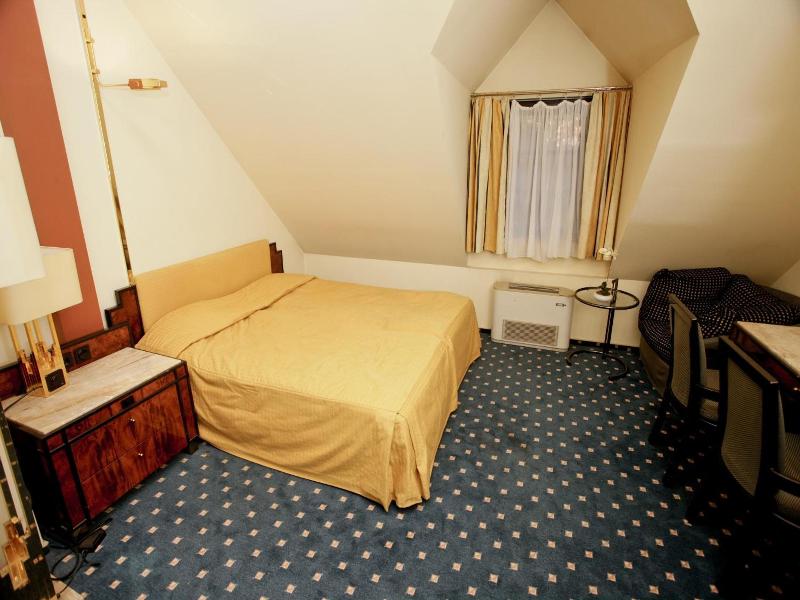 Hotel Podzamcze image
