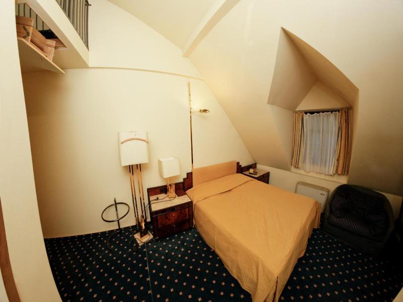 Hotel Podzamcze image